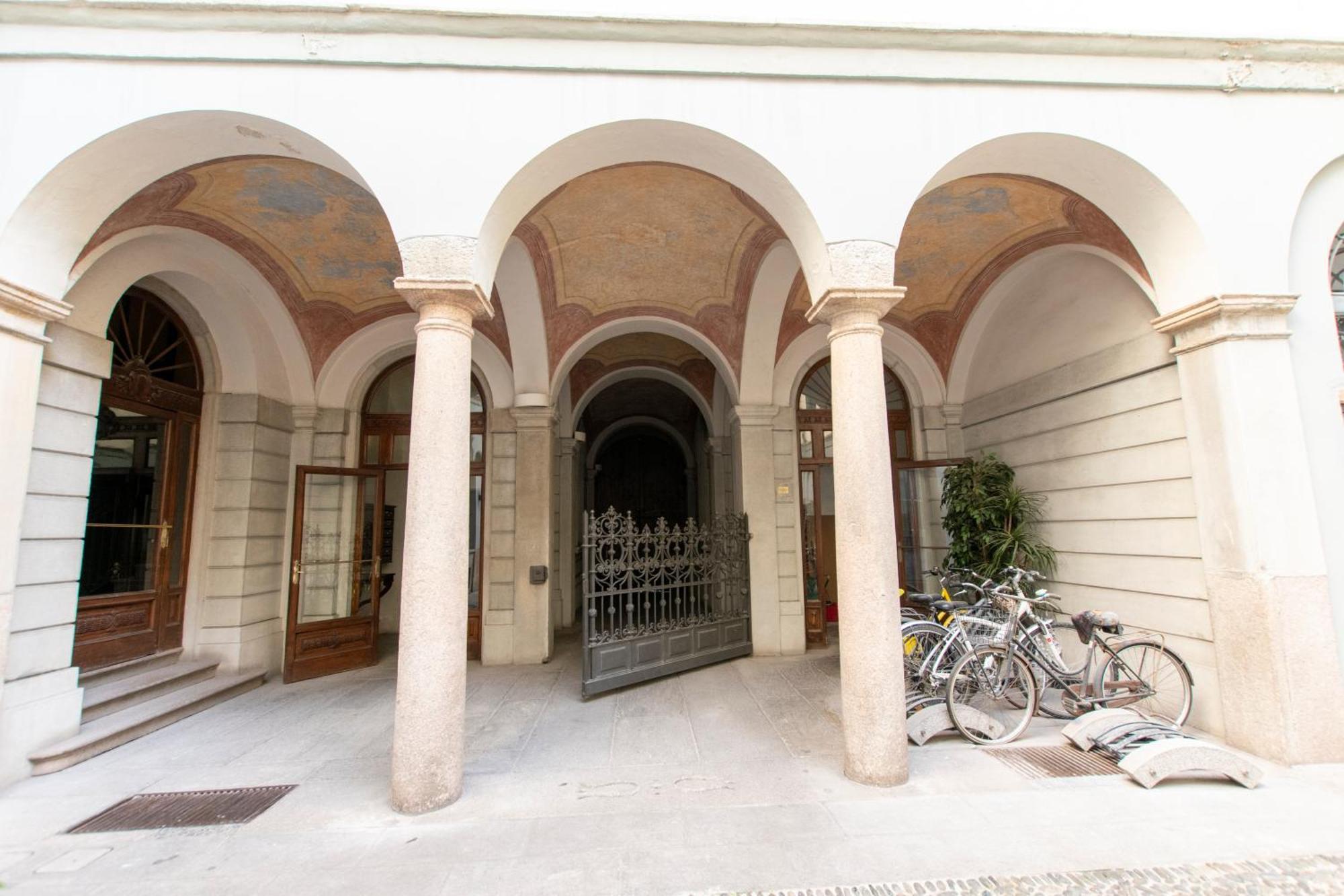 Luxury Apartment Near Duomo Italia 38 Milán Exterior foto